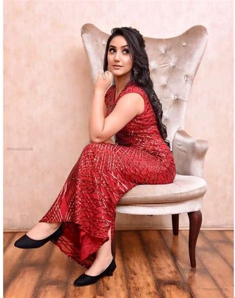 hot ashnoor kaur|ashnoor kaur photos.